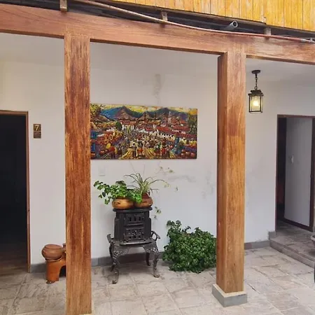 Flying Dog Hostel Cusco-2